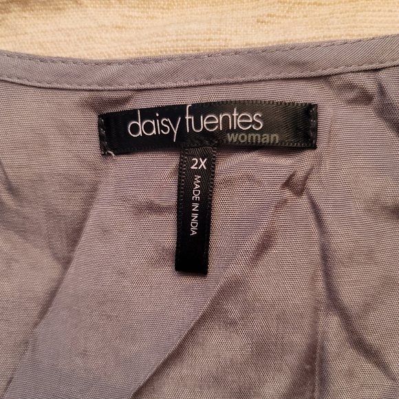 💥Daisy Fuentes 2x Square Neck Jeweled Grey Top - Picture 6 of 6